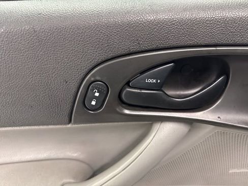 Used 2006 Ford Focus ZX4 Sedan image 16