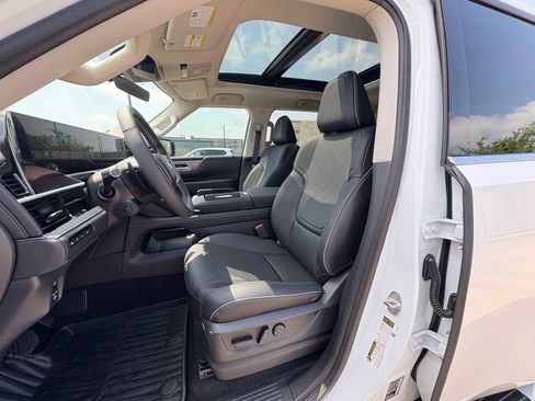 New 2026 INFINITI QX80 Luxe RWD image 15