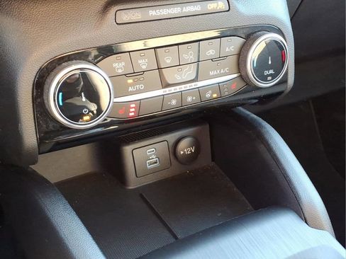 Used 2022 Ford Escape SE w/ Convenience Package image 9