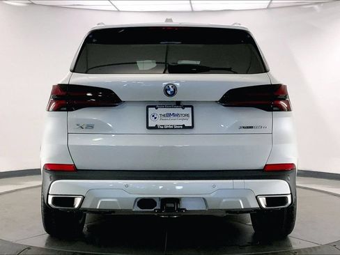 Used 2025 BMW X5 xDrive50e AWD/4WD image 3