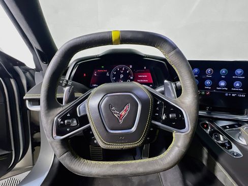 Used 2022 Chevrolet Corvette Stingray Premium Cpe w/ Z51 Performance Package RWD image 17