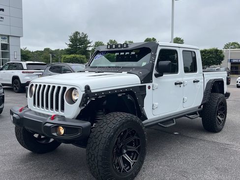 Used 2021 Jeep Gladiator Rubicon AWD/4WD image 2