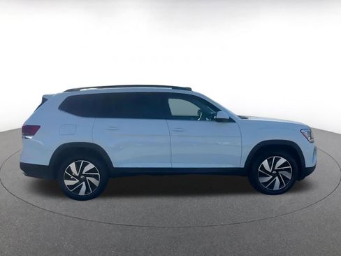 Used 2025 Volkswagen Atlas SE image 16