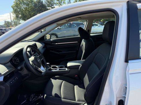 Used 2023 Nissan Altima 2.5 SV FWD image 13