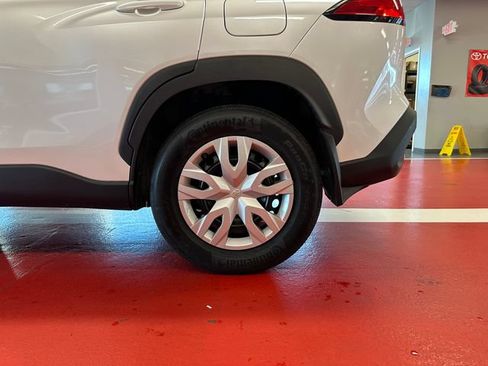 Used 2024 Toyota Corolla Cross L AWD/4WD image 27