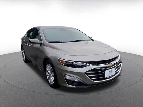Used 2024 Chevrolet Malibu LT image 3