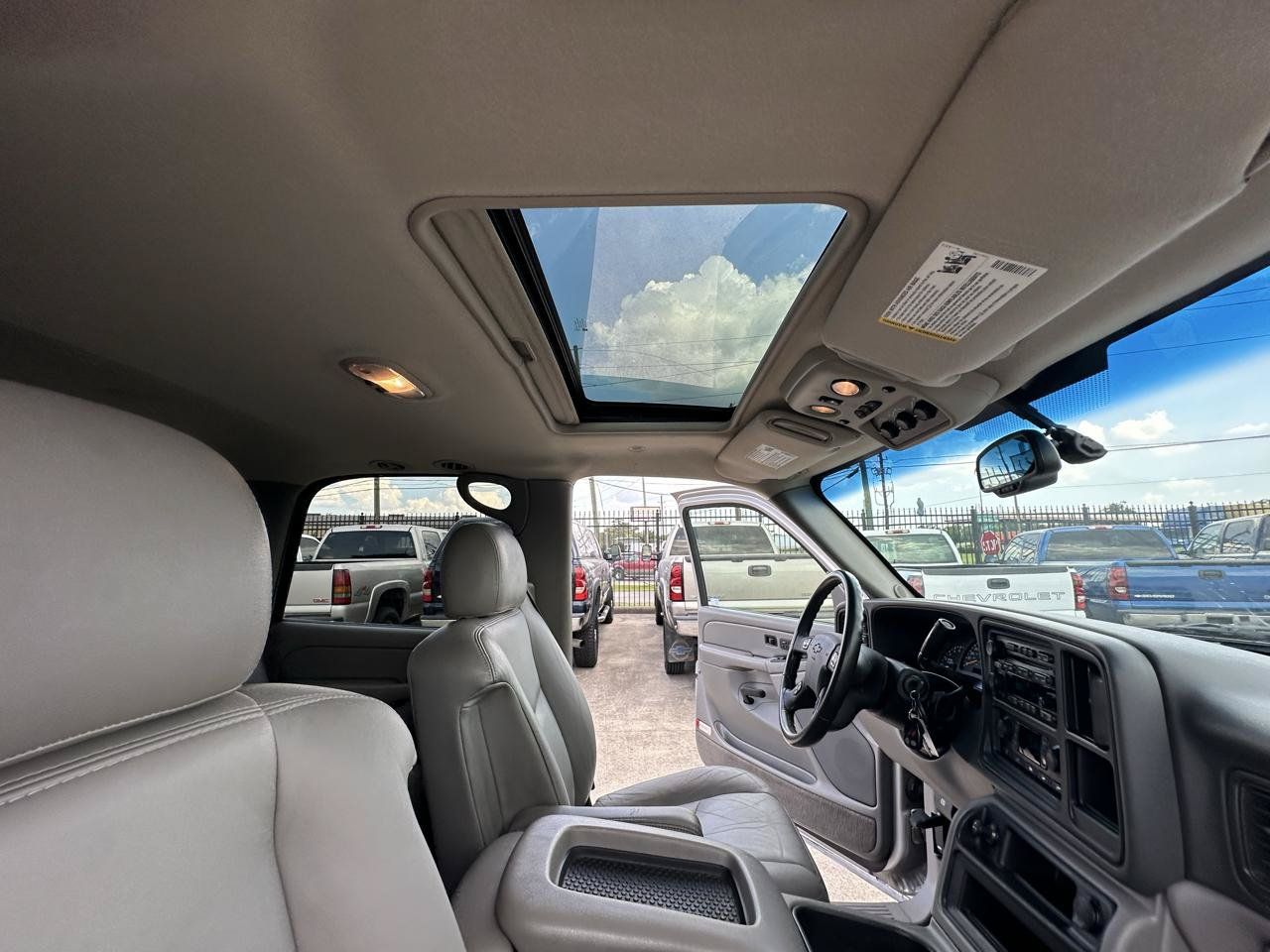 Used 2004 Chevrolet Tahoe LT w/ LT Preferred Equipment Group AWD/4WD image 65
