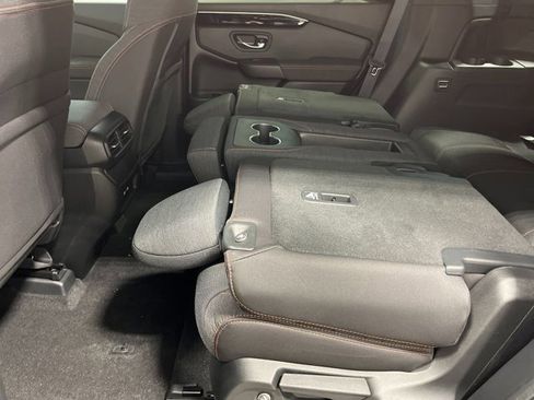 New 2025 Honda Pilot Sport image 27