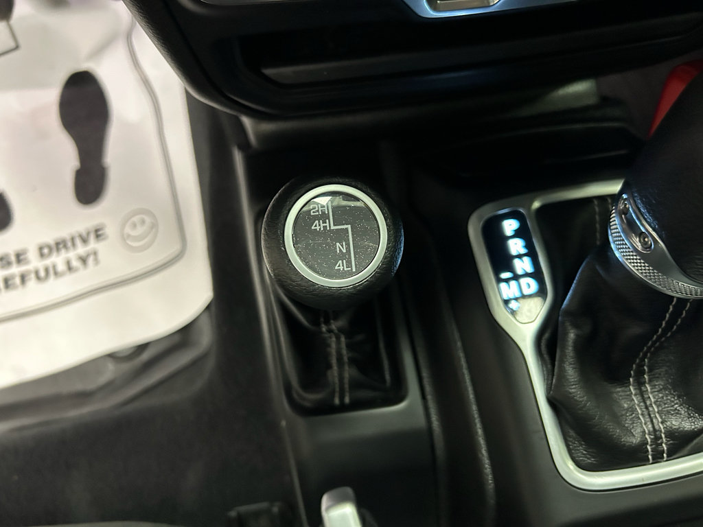 Used 2018 Jeep Wrangler Unlimited Sahara AWD/4WD image 13