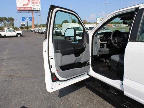 Used 2024 Ford F250 XL w/ XL Chrome Package RWD image 21