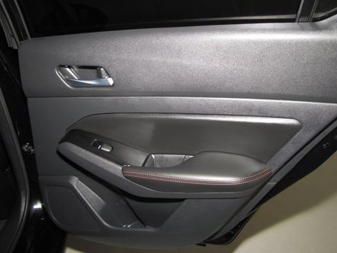 Used 2023 Nissan Altima 2.5 SR FWD image 18
