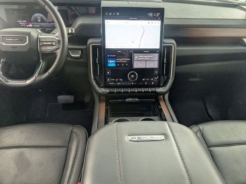 Used 2025 GMC Yukon XL Denali AWD/4WD image 24