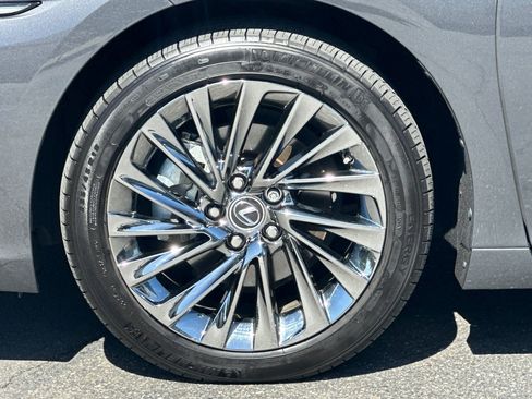Used 2024 Lexus ES 300h w/ Accessory Package (Z1) FWD image 36