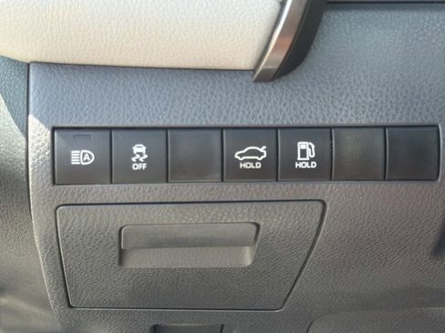 Used 2019 Toyota Camry LE w/ Carpet Mat Package image 16