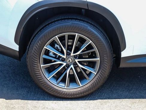 Certified 2025 Lexus NX 250 FWD image 8