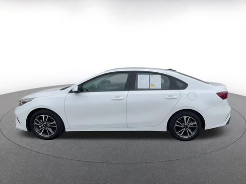 Used 2024 Kia Forte LXS image 9