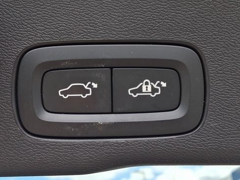 Certified 2023 Volvo XC60 B5 Ultimate w/ Climate Package AWD/4WD image 31