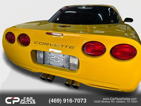 Used 2000 Chevrolet Corvette Coupe w/ Roof Pkg RWD image 29