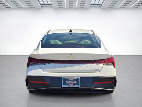 New 2026 Hyundai Elantra Limited FWD image 5