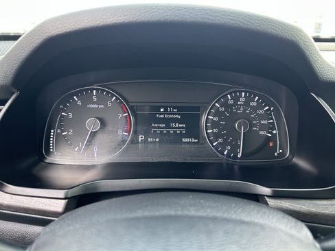 Used 2020 Kia Cadenza Limited image 11