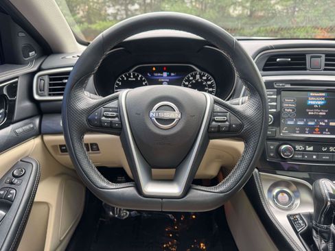 Used 2023 Nissan Maxima Platinum w/ Sport Mat Group image 11