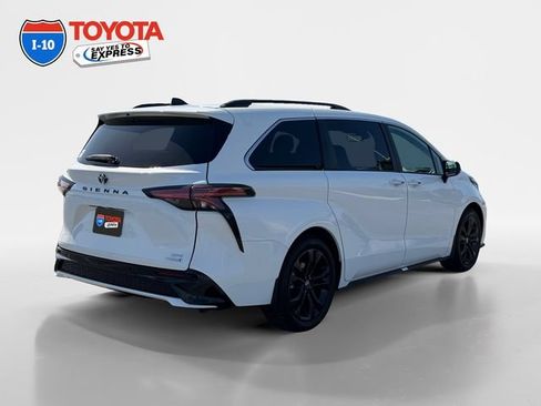 Certified 2023 Toyota Sienna XSE w/ XSE Plus Package FWD image 5