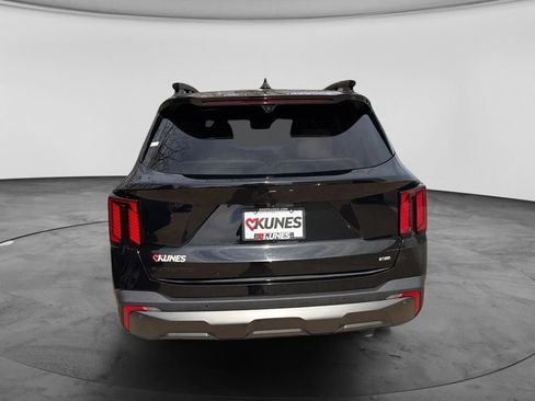 Used 2025 Kia Sorento SX Prestige w/ Olive Brown Leather Package AWD/4WD image 7