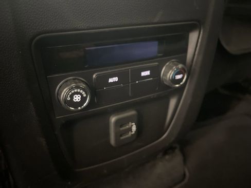 Used 2023 Buick Enclave Essence image 28