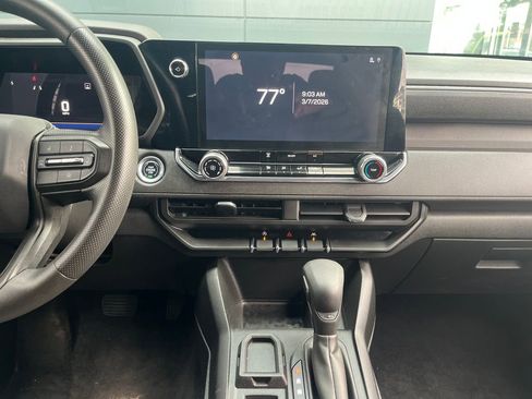 Used 2023 Chevrolet Colorado W/T image 18