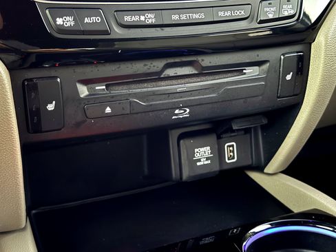 Used 2021 Honda Pilot Touring image 30