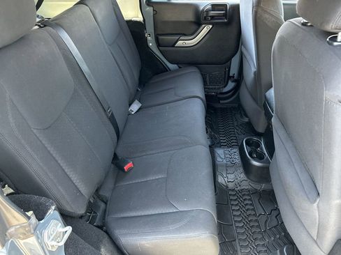 Used 2015 Jeep Wrangler Unlimited Sport AWD/4WD image 25