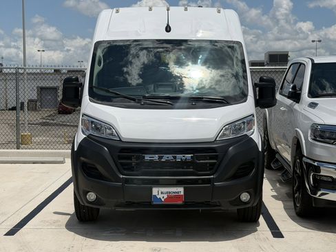 Used 2025 RAM ProMaster 2500 w/ Safety Group FWD image 2