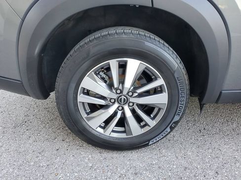 Certified 2023 Nissan Pathfinder SL FWD image 5