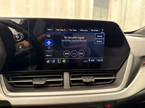 Used 2025 Chevrolet Trax RS w/ Sunroof Package FWD image 25