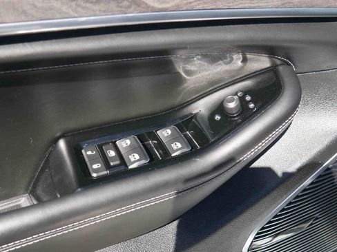 Certified 2023 Jeep Grand Cherokee L Overland image 23