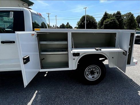 New 2025 Ford F250 XL w/ XL Chrome Package image 15