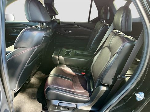 Used 2025 Honda Pilot Black Edition image 26