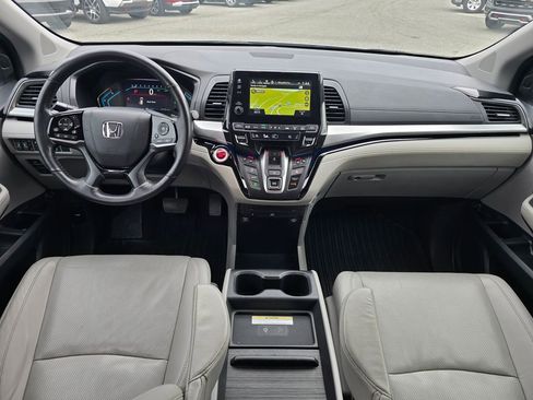 Used 2018 Honda Odyssey Elite image 5