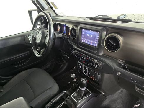 Used 2018 Jeep Wrangler Unlimited Sport S AWD/4WD image 10