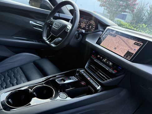 Used 2023 Audi e-tron GT Premium Plus AWD/4WD image 31