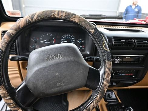 Used 1998 Jeep Wrangler Sahara image 37