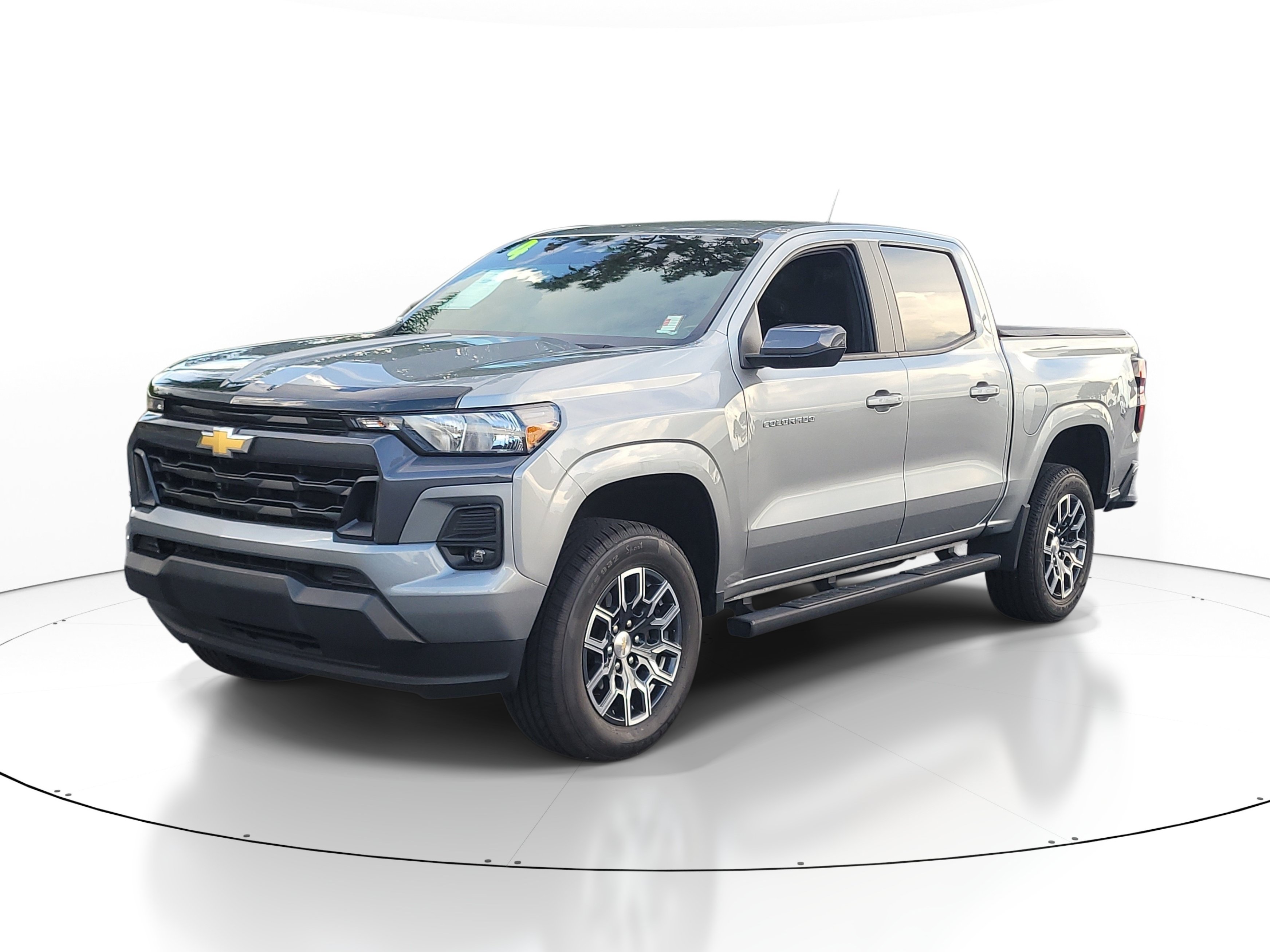 Used 2024 Chevrolet Colorado LT w/ LT Convenience Package RWD image 3