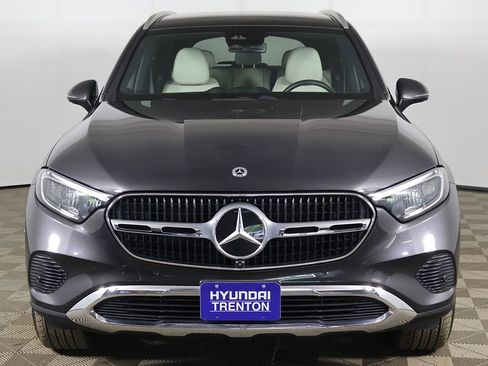 Used 2025 Mercedes-Benz GLC 300 4MATIC image 14