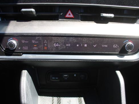 Certified 2024 Kia Sportage EX FWD image 38