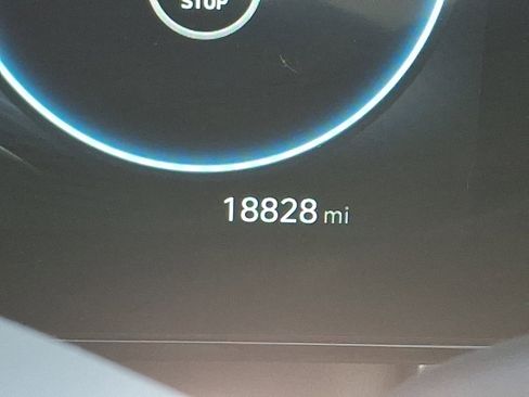 Used 2024 Hyundai Elantra SEL image 21