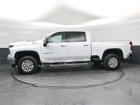 Used 2024 Chevrolet Silverado 2500 LTZ w/ LTZ Convenience Package image 7