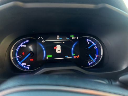 Used 2020 Toyota RAV4 Limited image 10