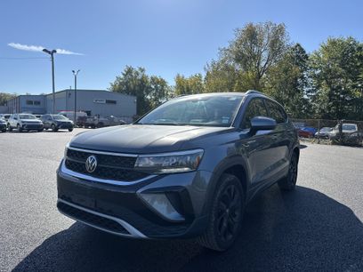 Certified 2022 Volkswagen Taos SE w/ IQ.Drive SE Package