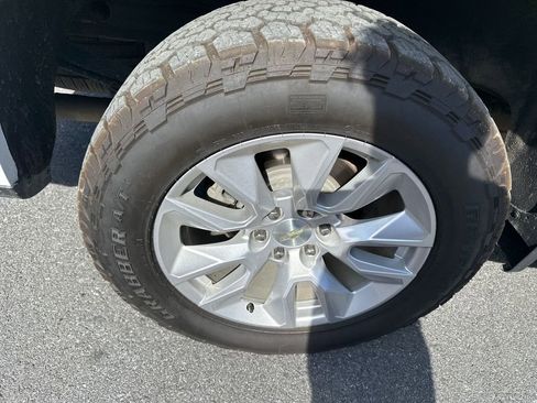 Used 2020 Chevrolet Silverado 1500 Custom w/ Custom Max Trailering Package image 11