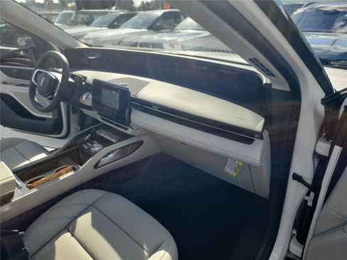 New 2026 Lincoln Nautilus Premier image 23